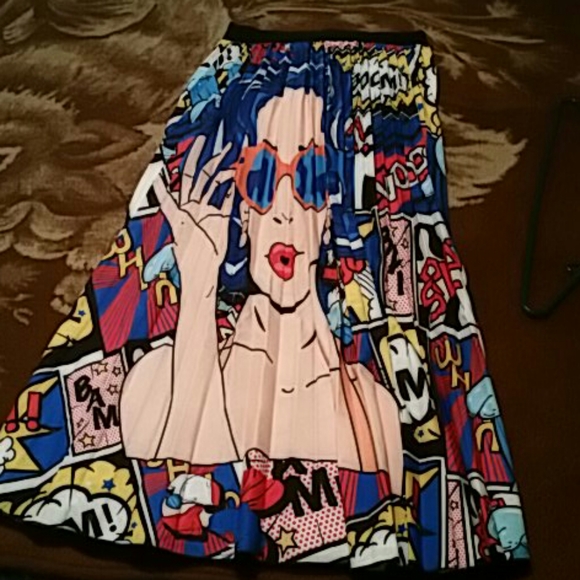 Skirt with a bang! - Picture 1 of 3